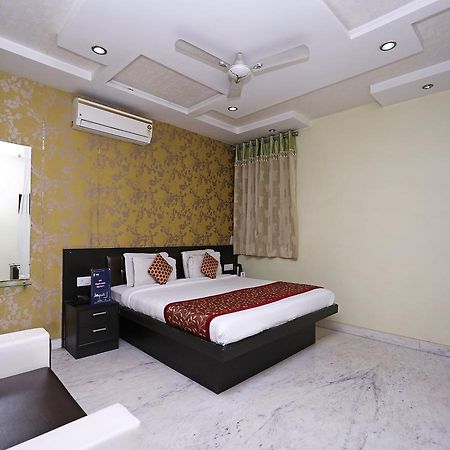 Star Hotel Agra  Bagian luar foto