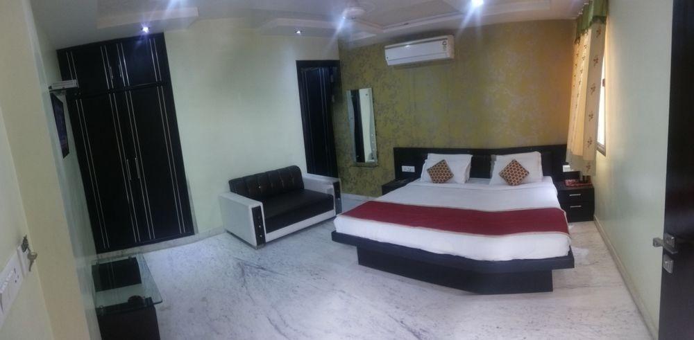 Star Hotel Agra  Bagian luar foto
