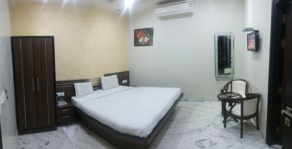 Star Hotel Agra  Bagian luar foto
