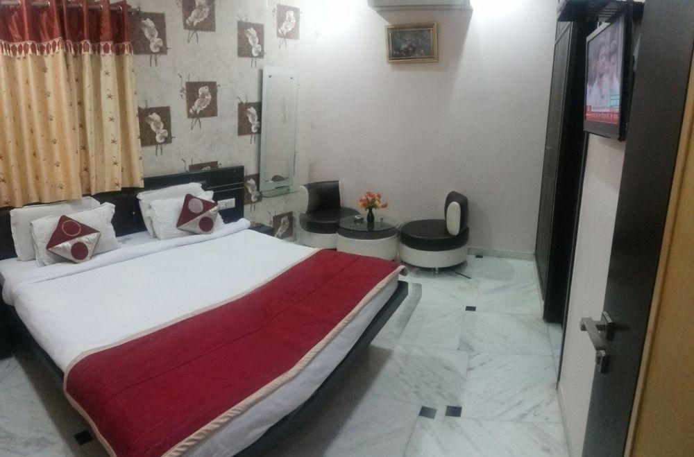 Star Hotel Agra  Bagian luar foto