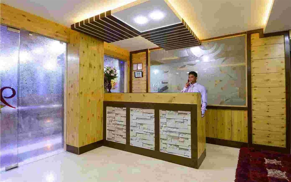 Star Hotel Agra  Bagian luar foto