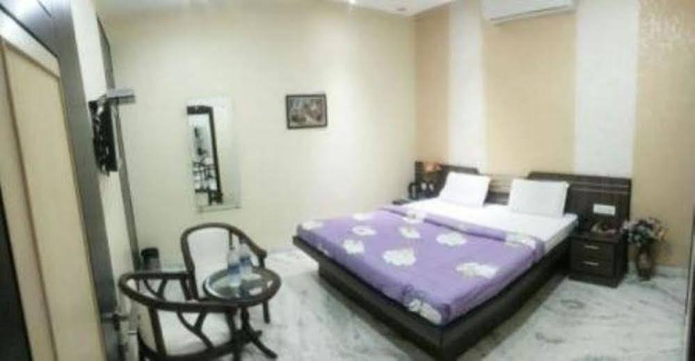Star Hotel Agra  Bagian luar foto