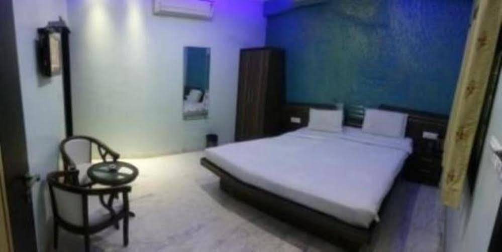 Star Hotel Agra  Bagian luar foto