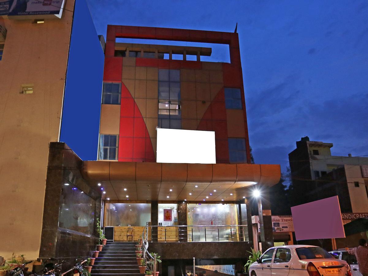 Star Hotel Agra  Bagian luar foto