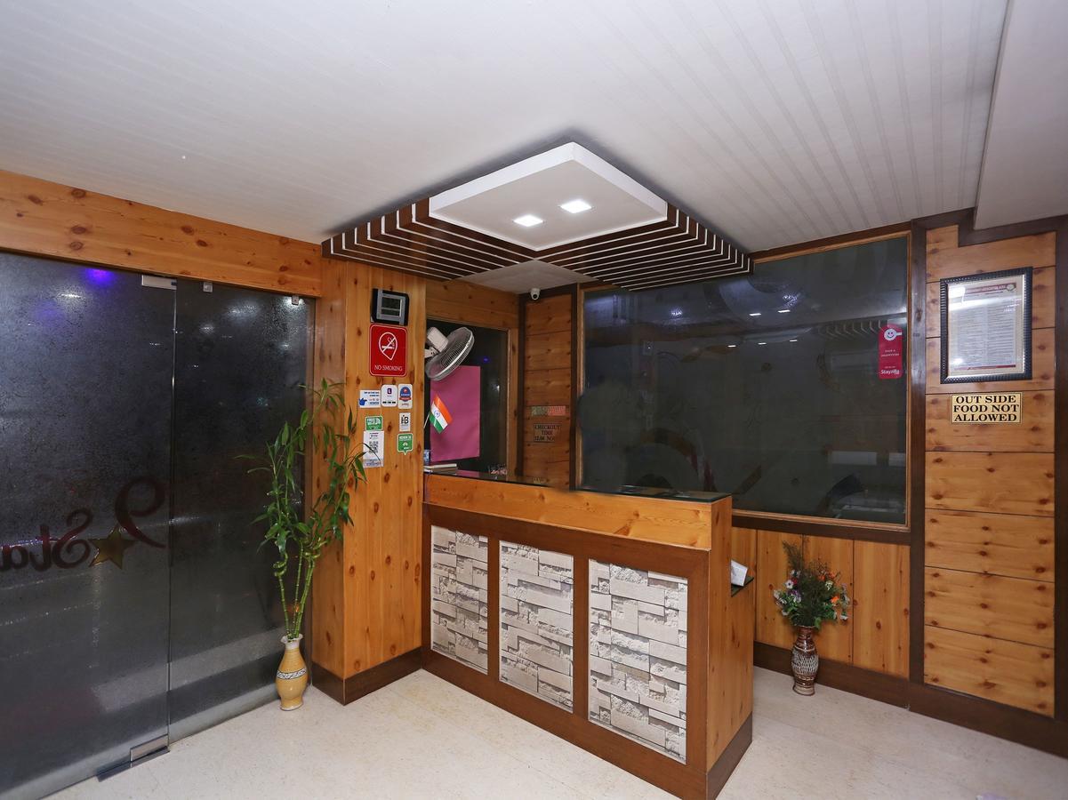 Star Hotel Agra  Bagian luar foto