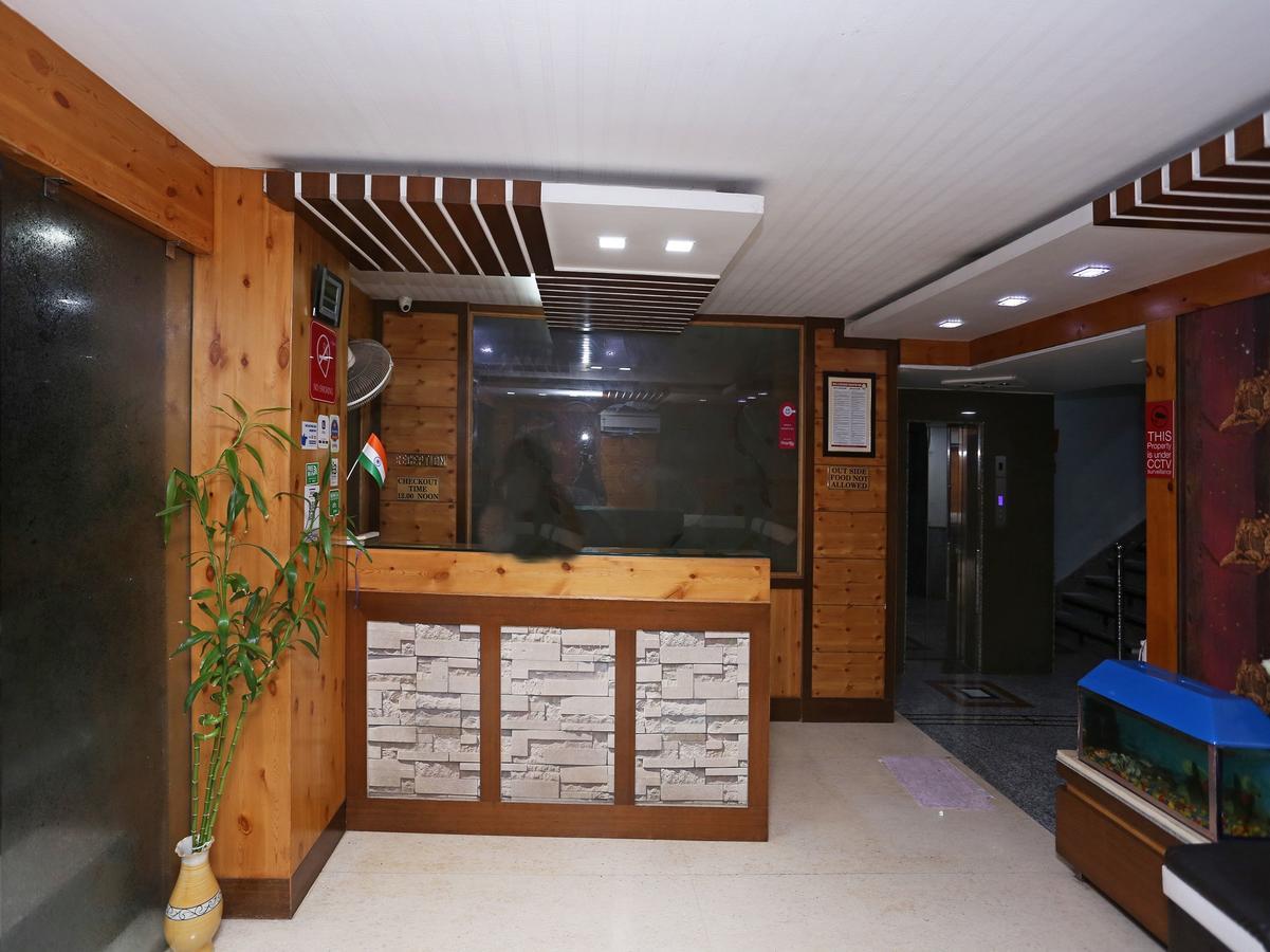 Star Hotel Agra  Bagian luar foto