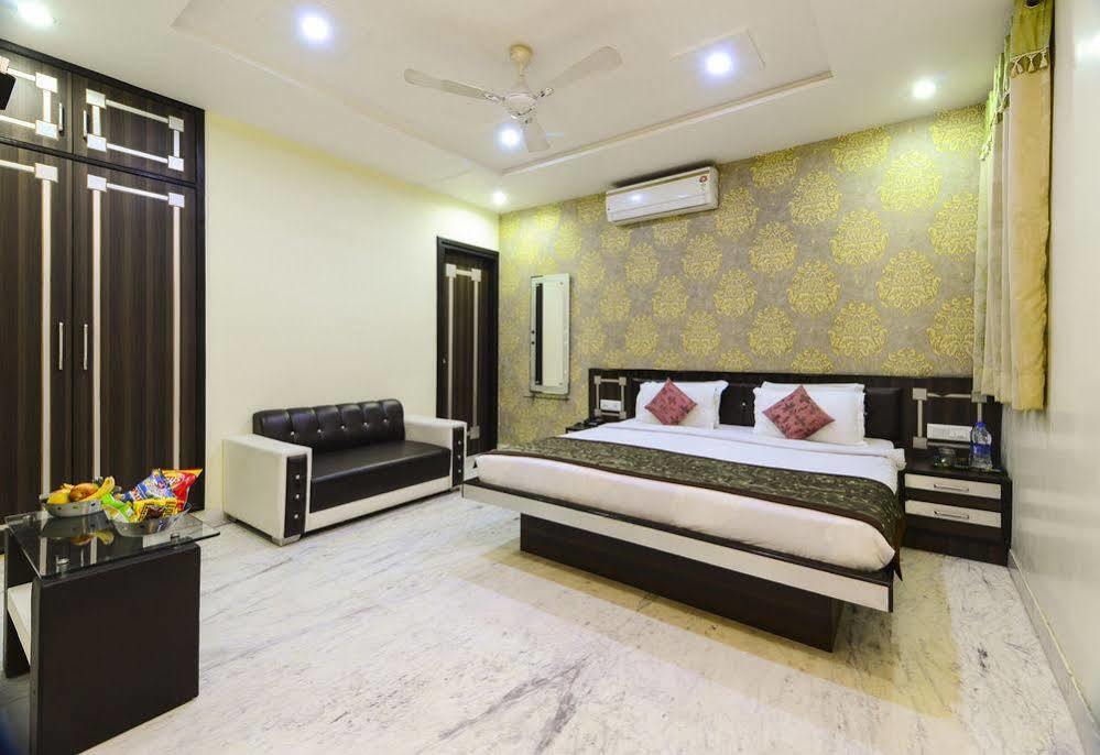 Star Hotel Agra  Bagian luar foto