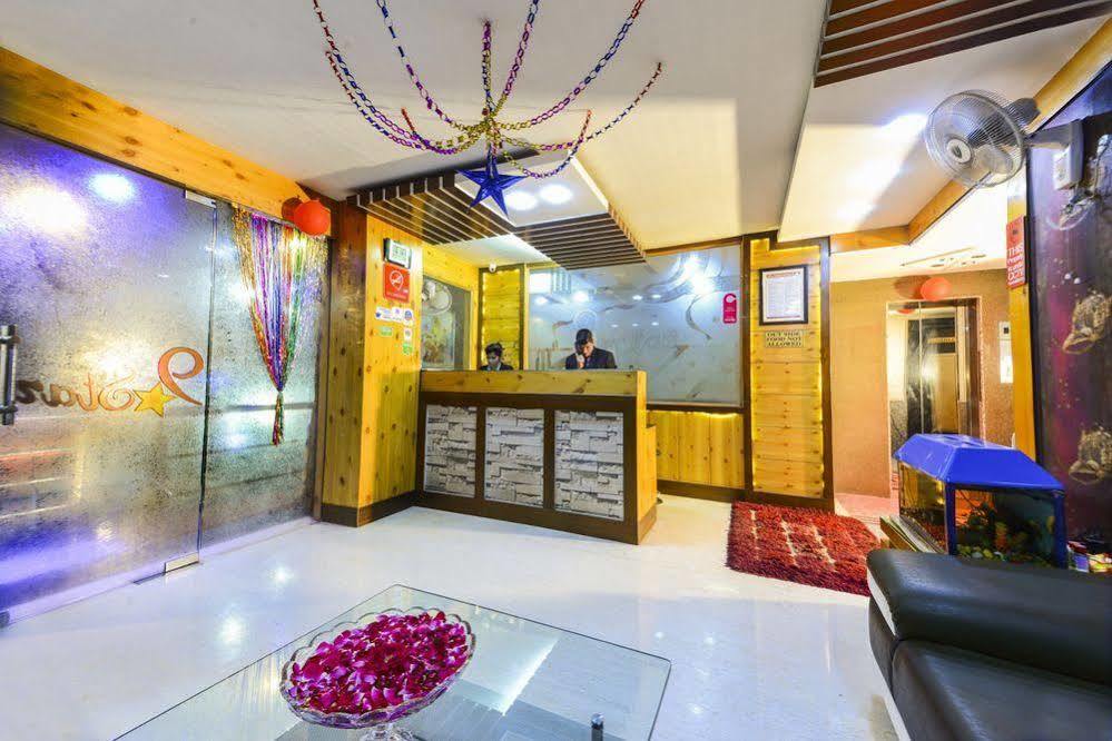 Star Hotel Agra  Bagian luar foto