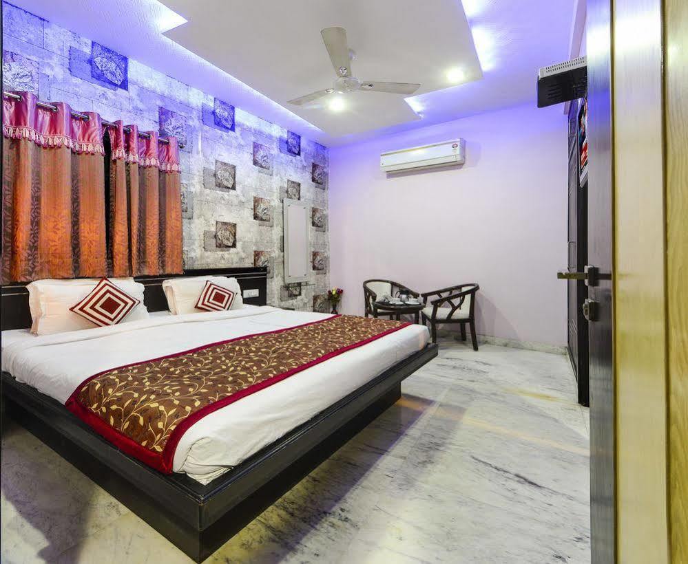 Star Hotel Agra  Bagian luar foto