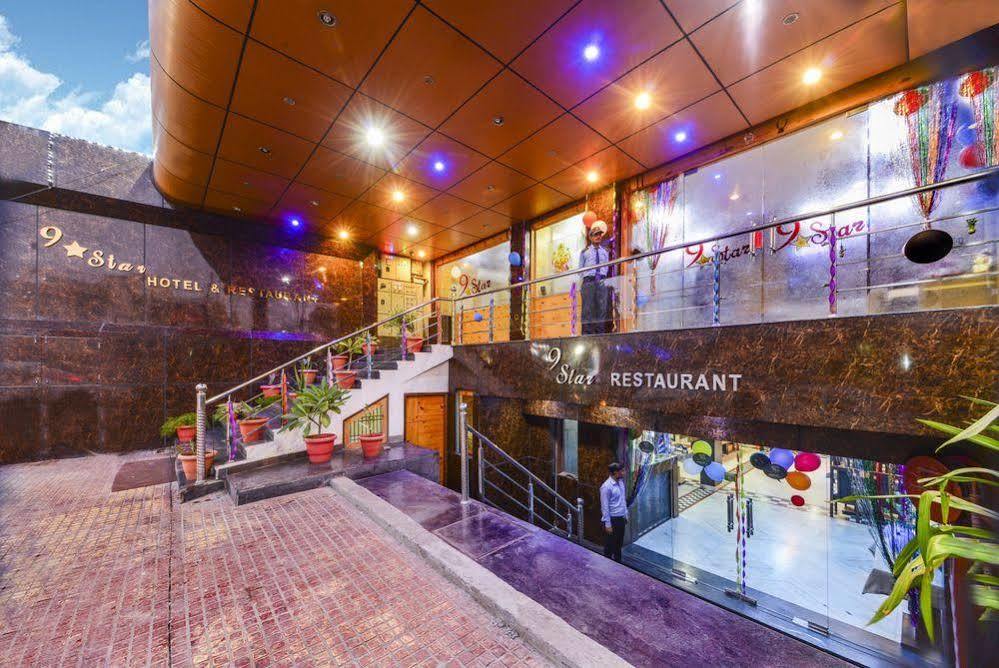 Star Hotel Agra  Bagian luar foto