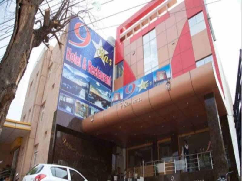 Star Hotel Agra  Bagian luar foto